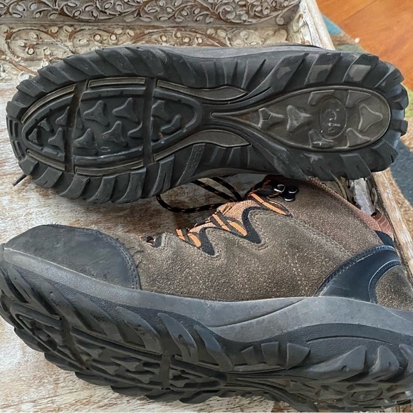 MENS Bearpaw hiking boots, size 10 - Picture 5 of 6